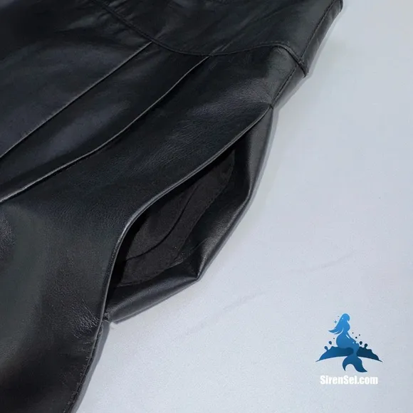 1087 100% Leather White House Black Market Pleated Skirt - Size 4 - Black