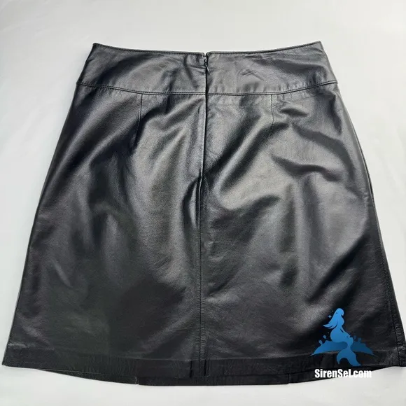 1087 100% Leather White House Black Market Pleated Skirt - Size 4 - Black