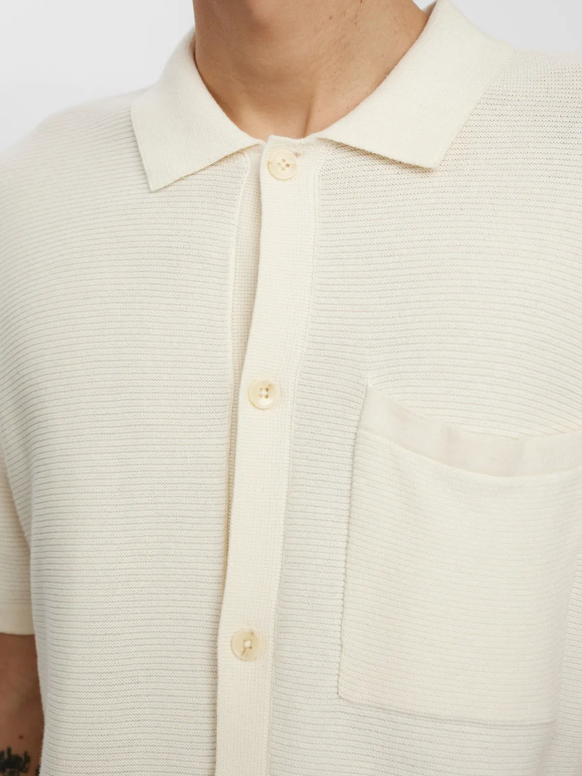 Anerkjendt AKSVEND S/S KNIT SHIRT Tofu