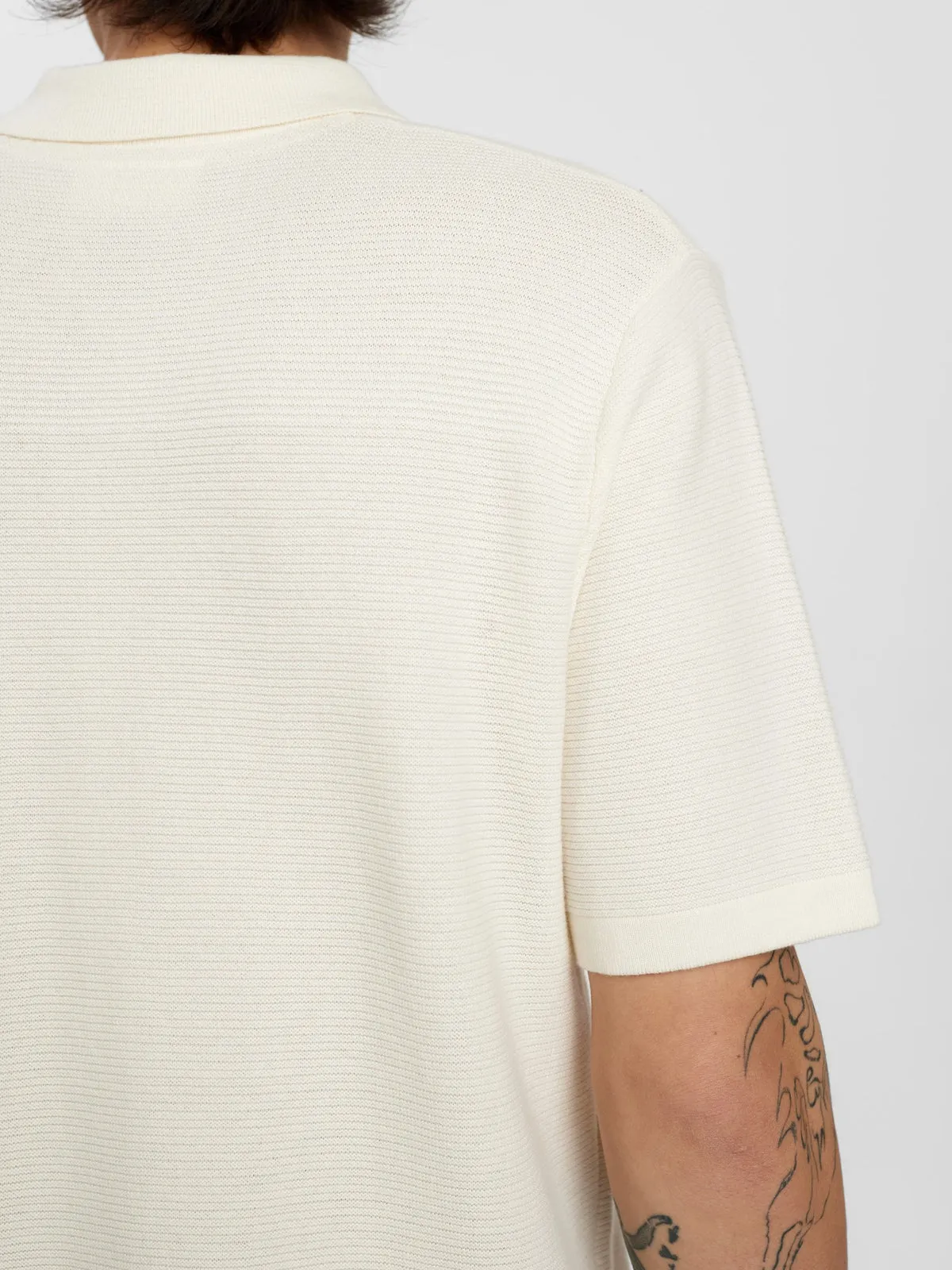 Anerkjendt AKSVEND S/S KNIT SHIRT Tofu