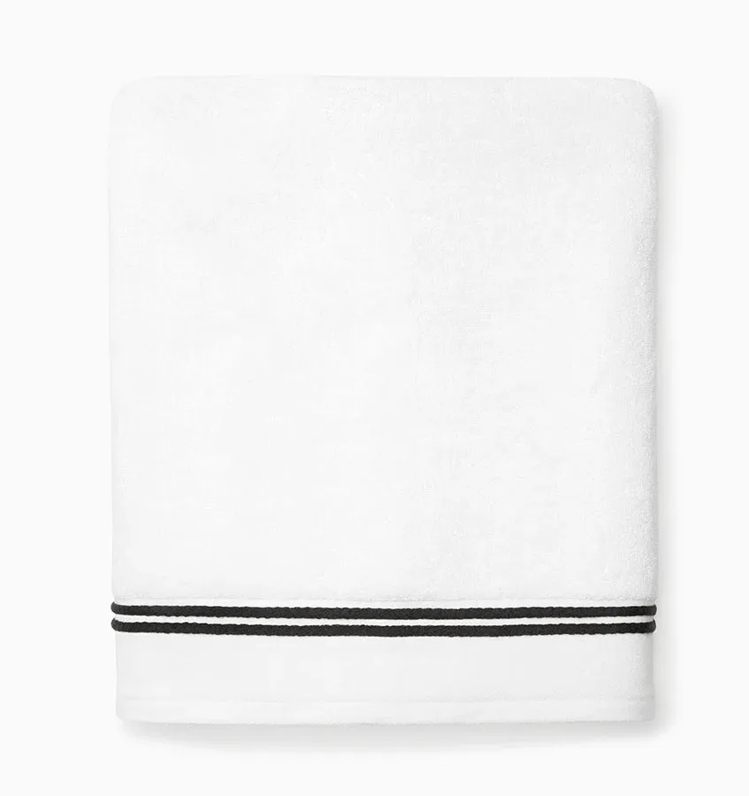 Aura Nuova Bath Collection