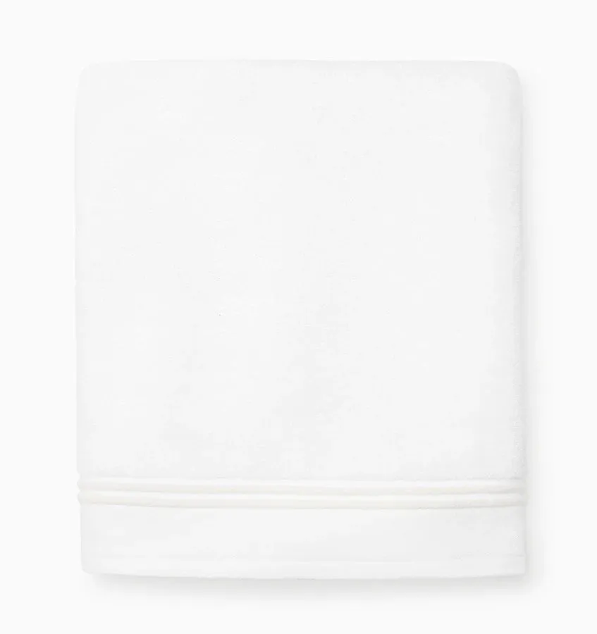 Aura Nuova Bath Collection