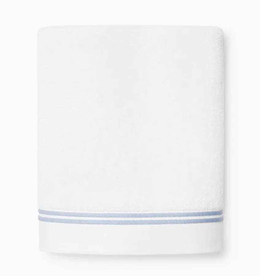 Aura Nuova Bath Collection