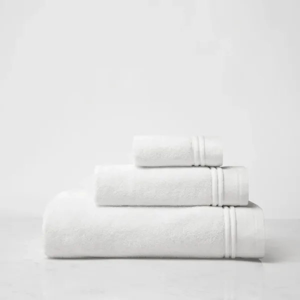 Aura Nuova Bath Collection