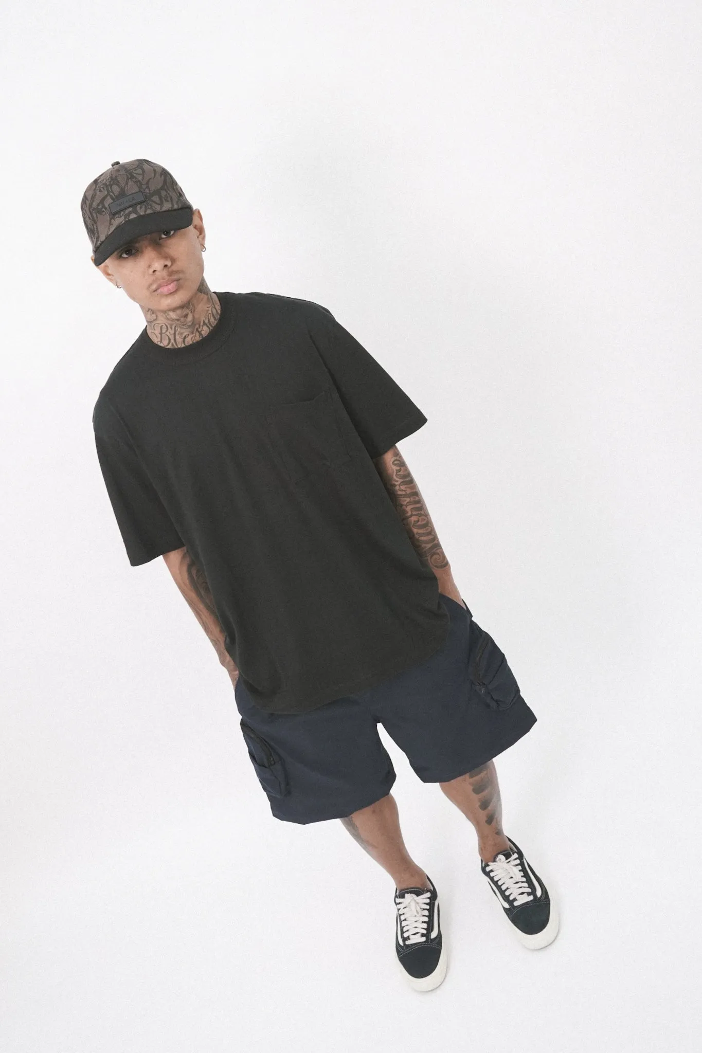 CLASSIC LITE POCKET TEE V3 IN CAVIAR