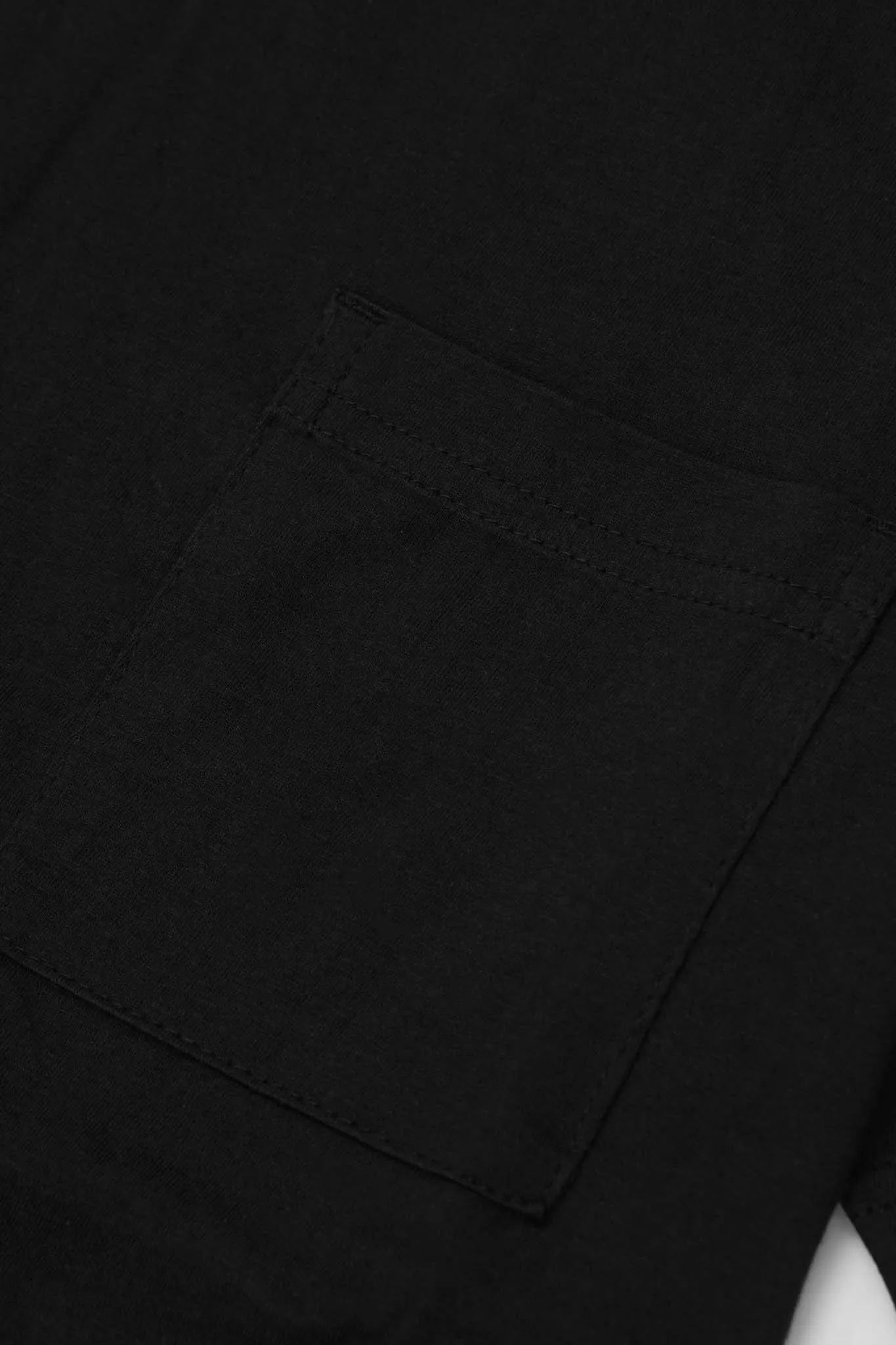 CLASSIC LITE POCKET TEE V3 IN CAVIAR