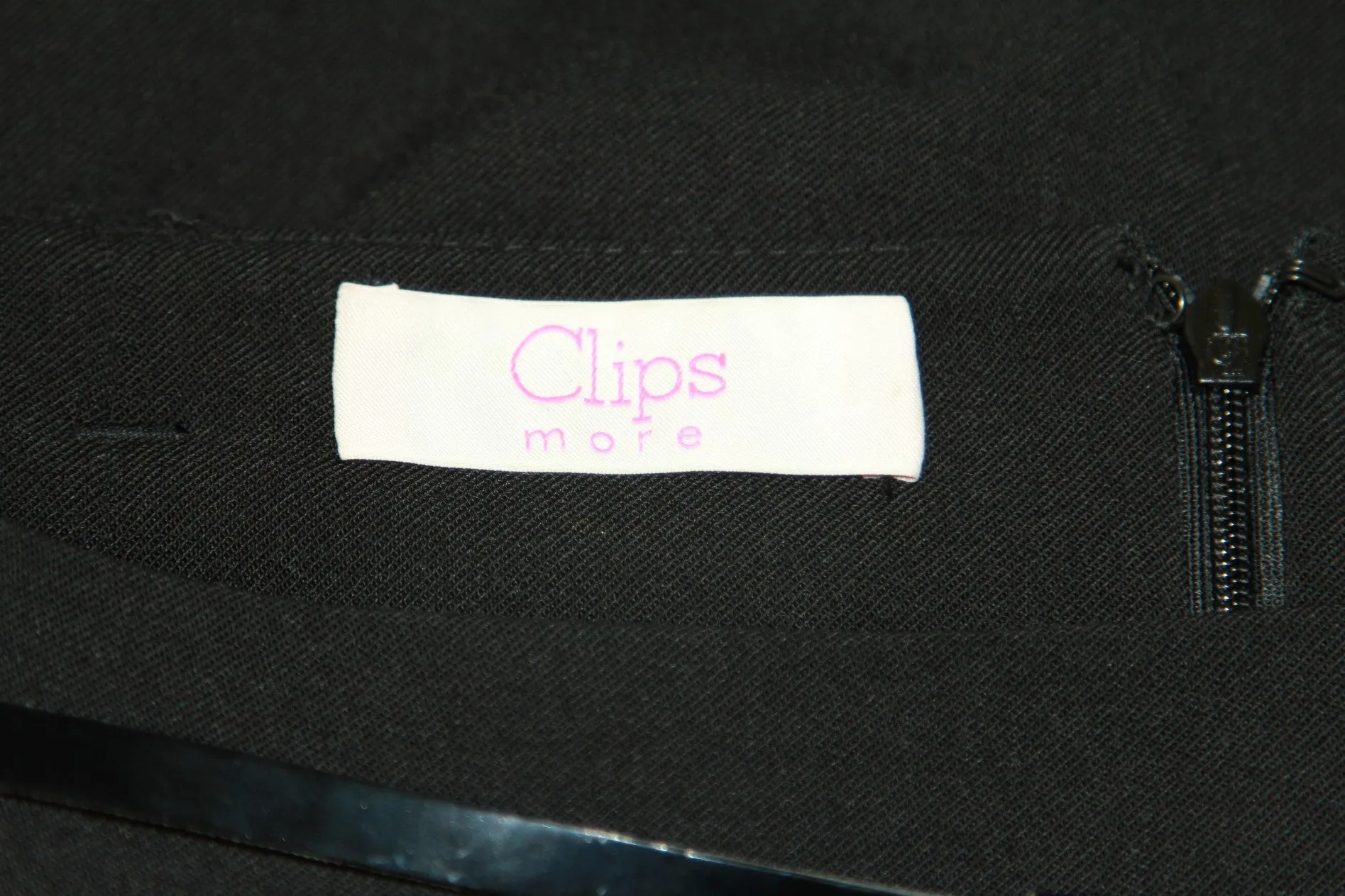 CLIPS Women's Black Belted Ruffle Front Straight Skirt IT Sz 40 NWT