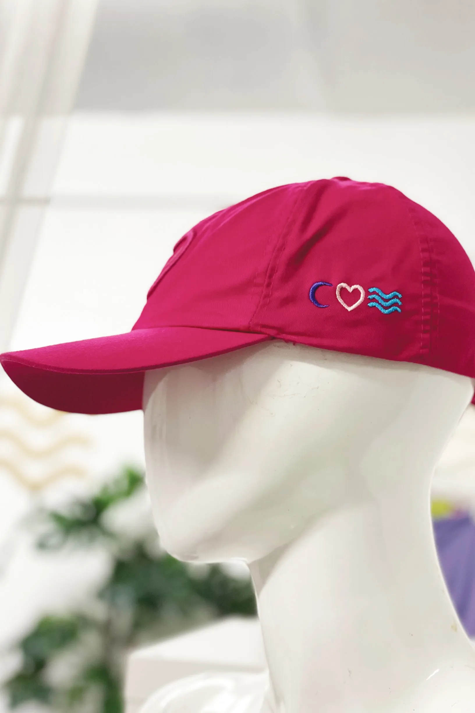 Fuchsia Love Hat