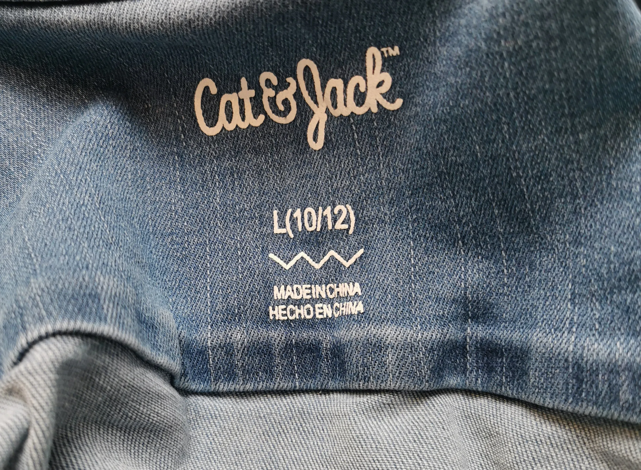GIRL SIZE LARGE (10/12 YEARS) - CAT & JACK, Cropped, Light Blue Denim Jacket VGUC B39