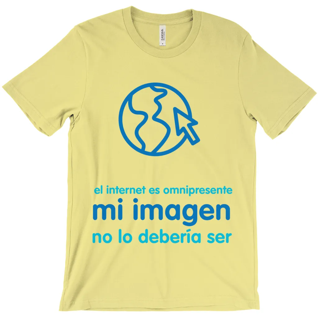 Internet is Ubiquitous Adult T-Shirts (Spanish)