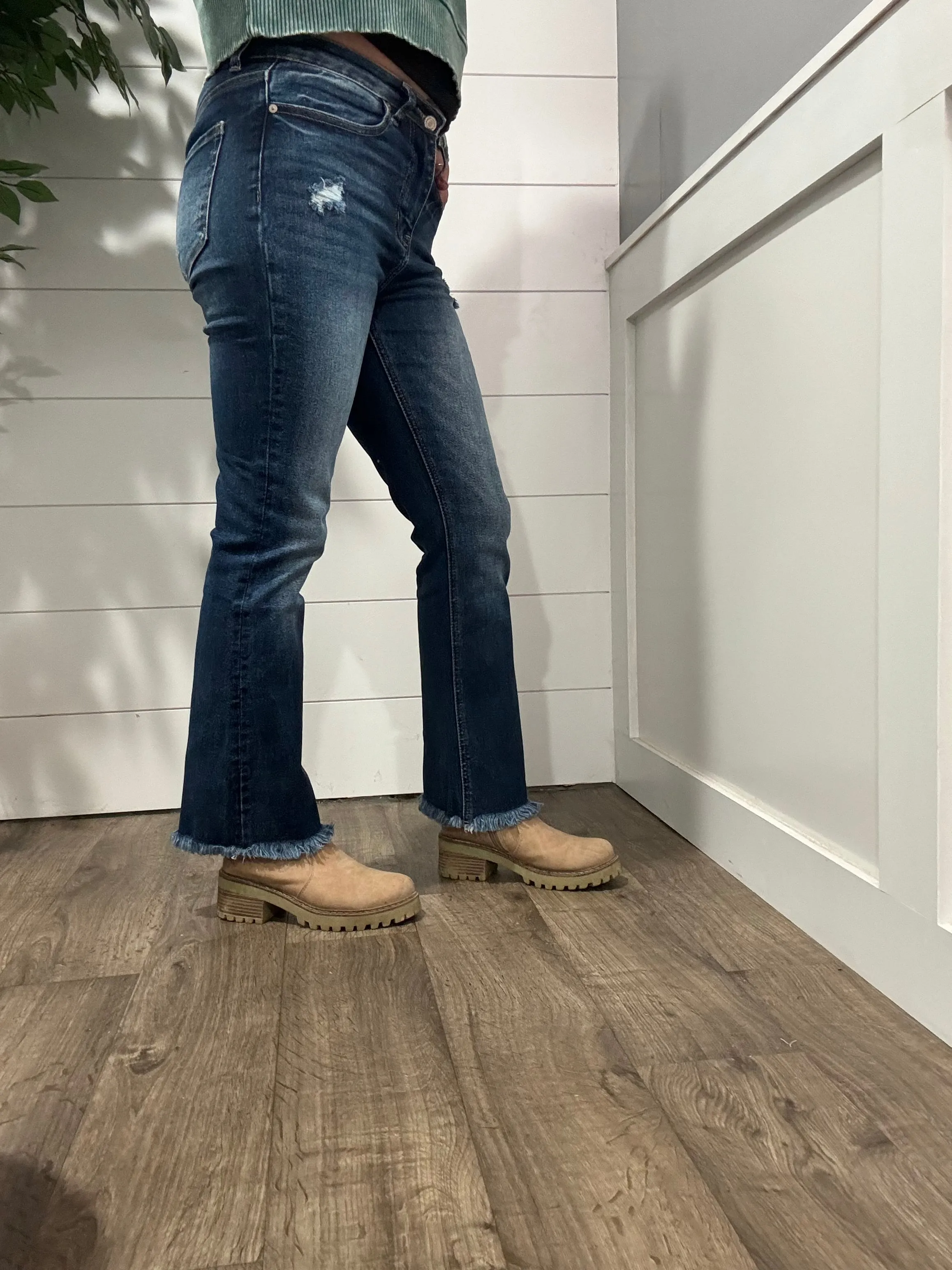 Jane Wash High Rise Straight Cropped Jeans