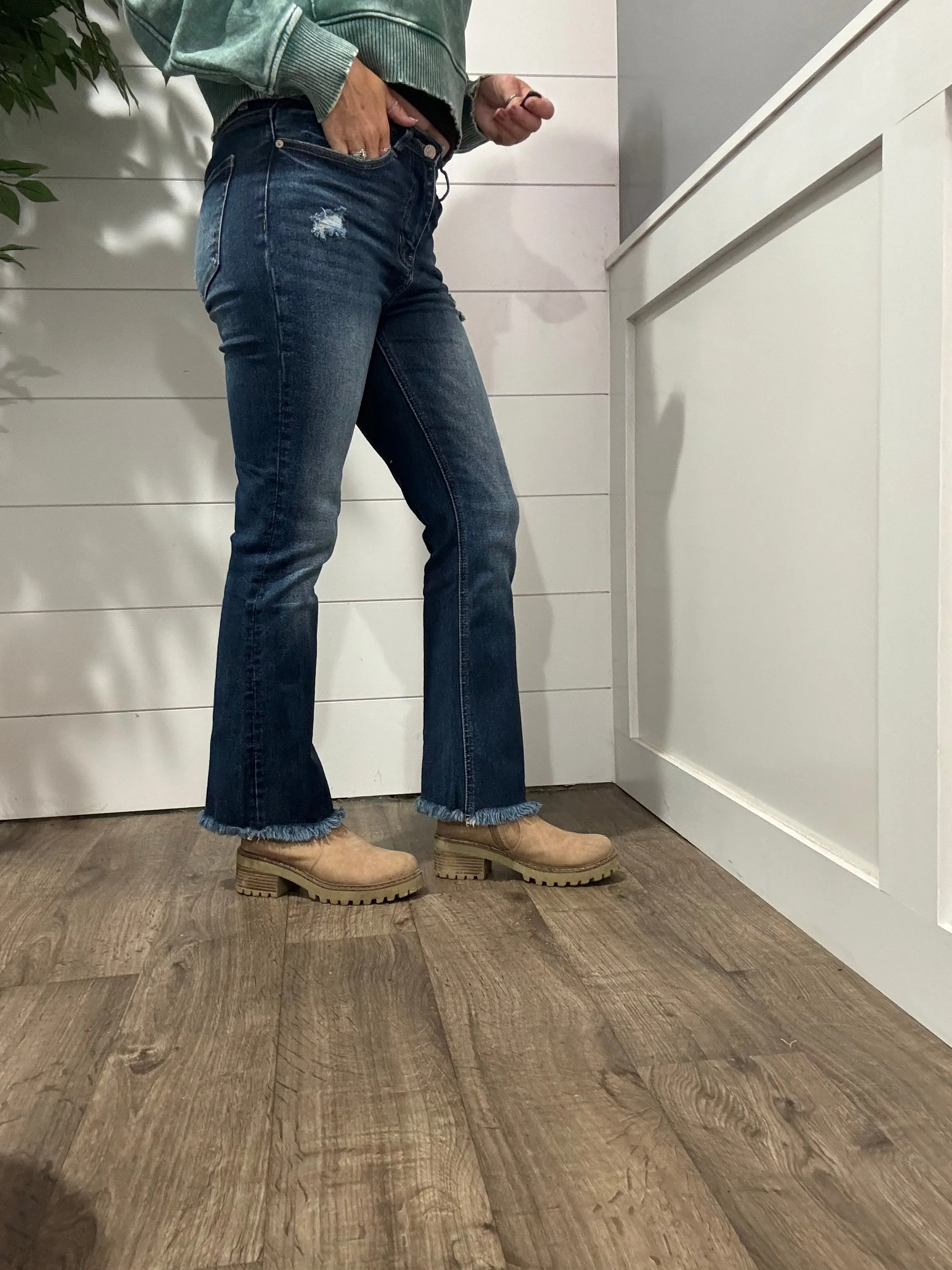 Jane Wash High Rise Straight Cropped Jeans