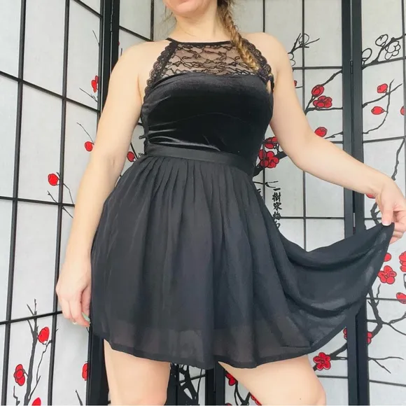 Joie 🇫🇷 Silk Layered Pleated Skater Classy School Girl Kink French Mini Skirt