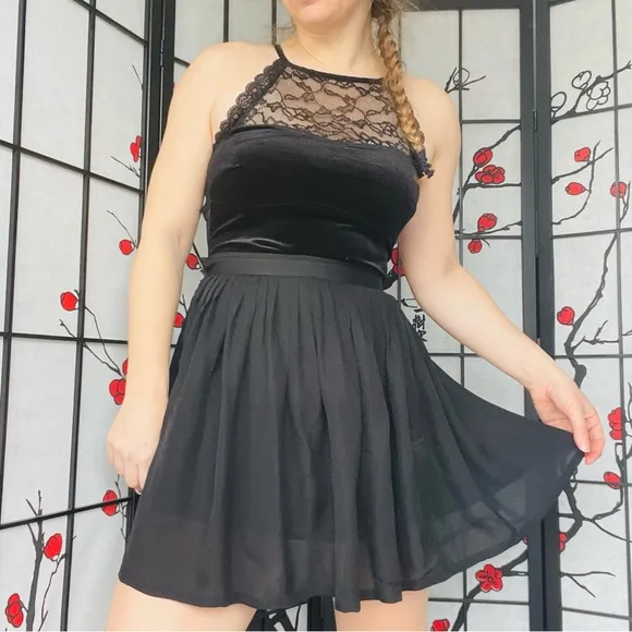 Joie 🇫🇷 Silk Layered Pleated Skater Classy School Girl Kink French Mini Skirt