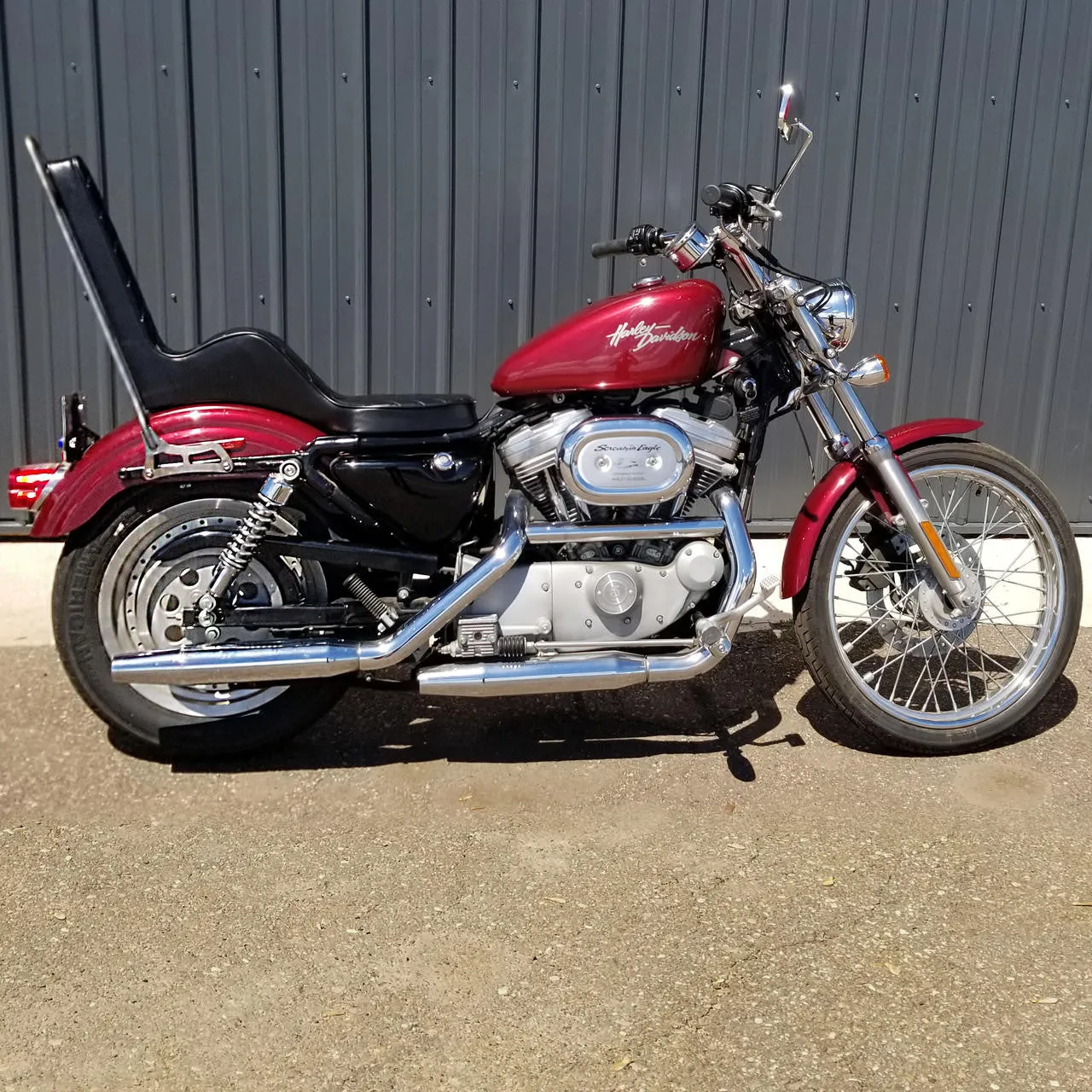 King & Queen Seat For Sportster '86-'03 - Pleated Stitch