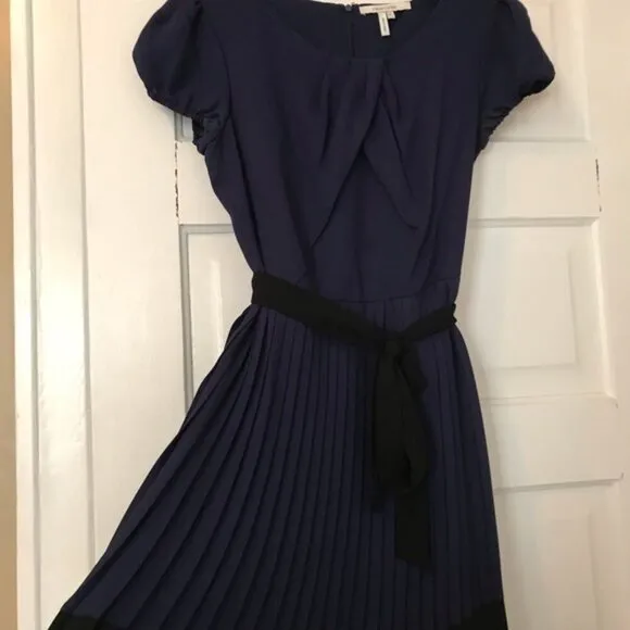 Max and Cleo form flattering dress pleated navy colorblock 4
