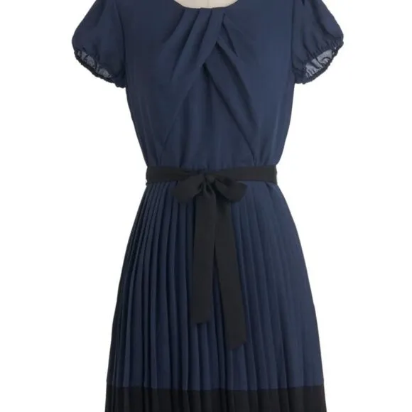 Max and Cleo form flattering dress pleated navy colorblock 4