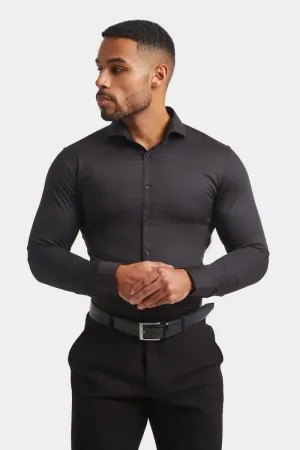 Muscle Fit Cutaway Collar Shirt in Black
