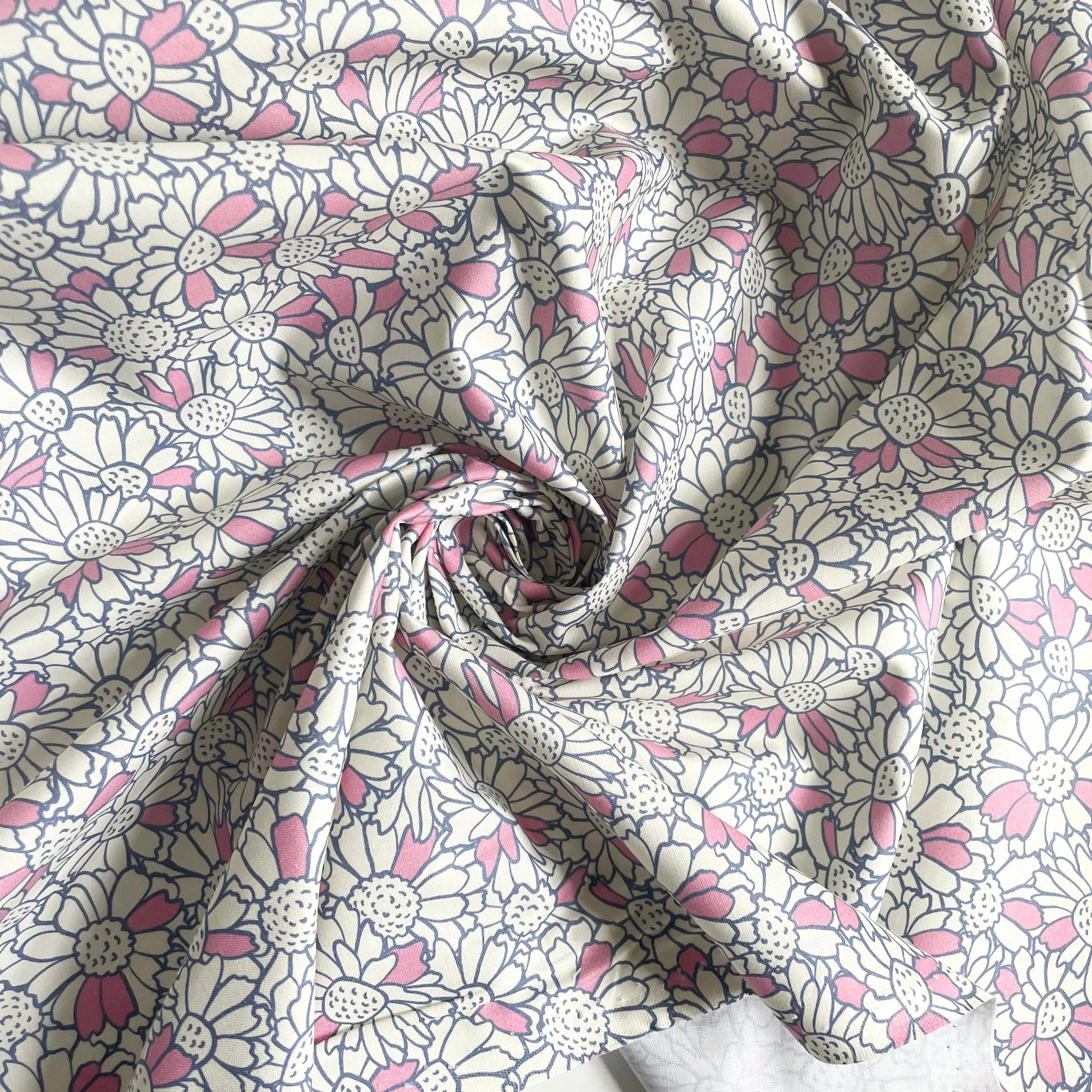 Paintbrush Studio : Pretty Petals - Pink