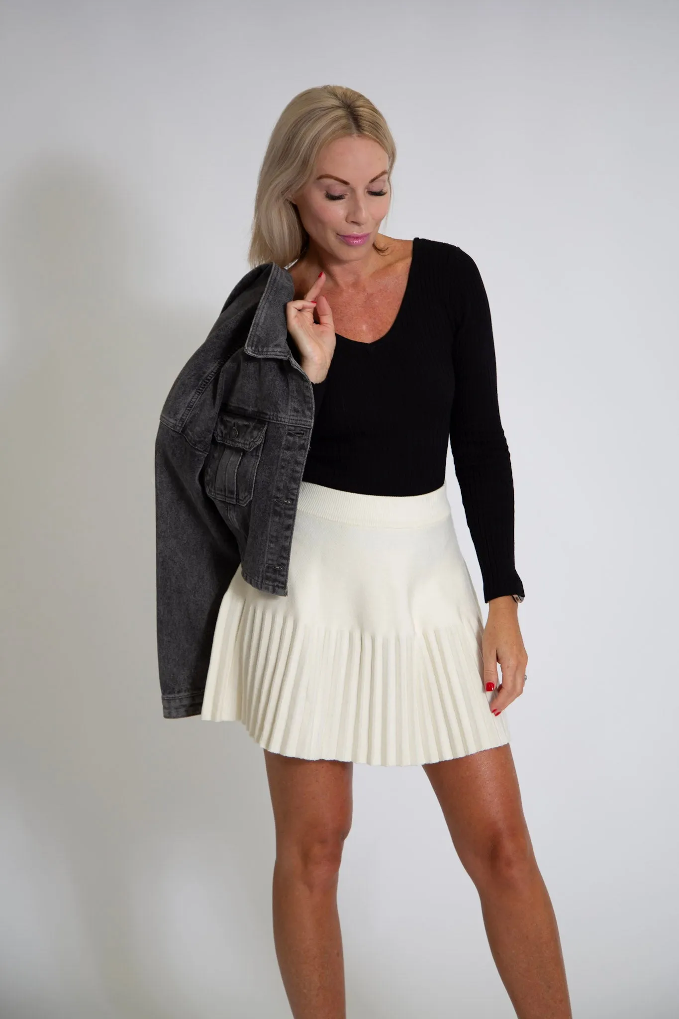 Pleated Knit Skirt