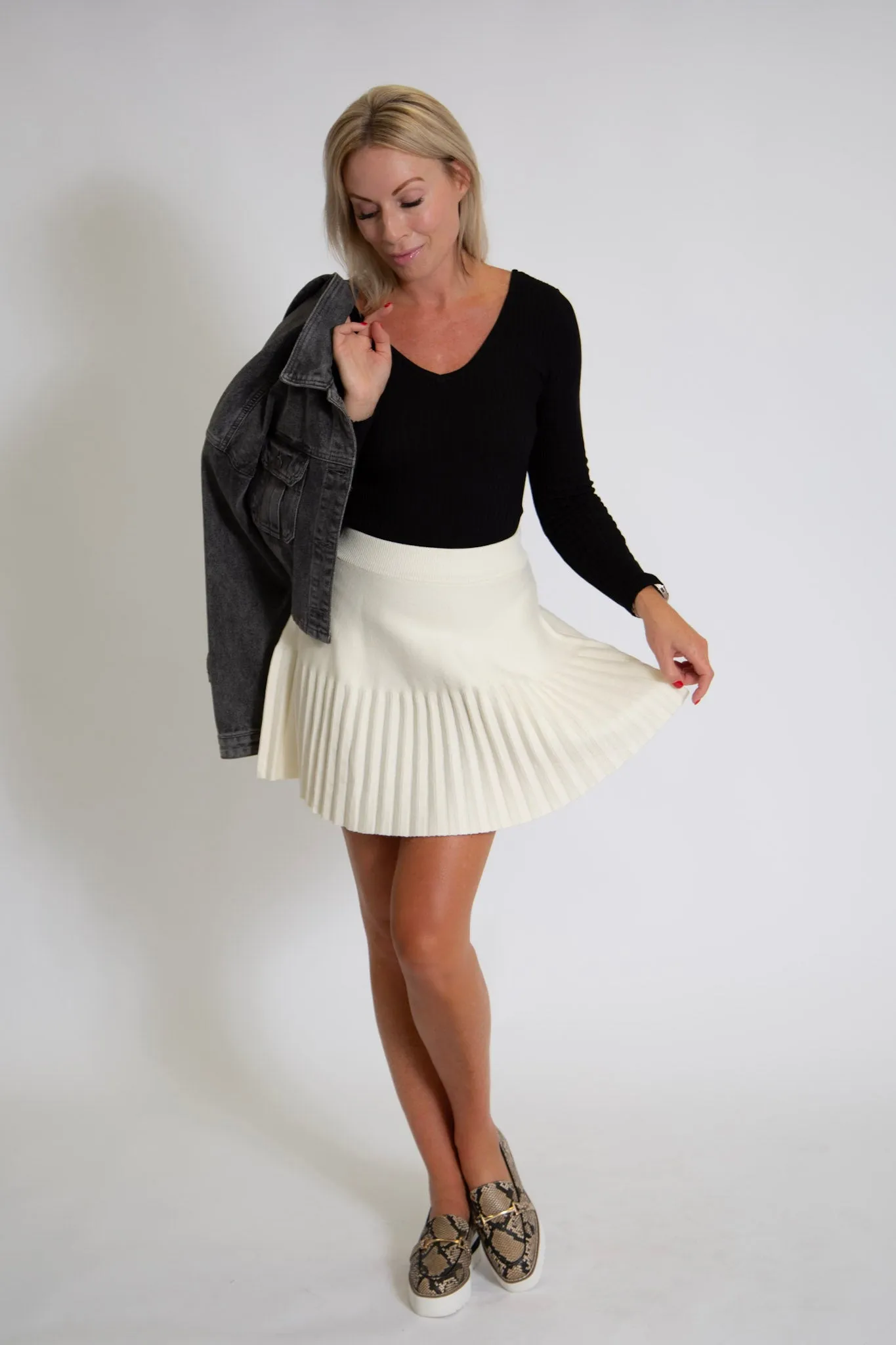 Pleated Knit Skirt