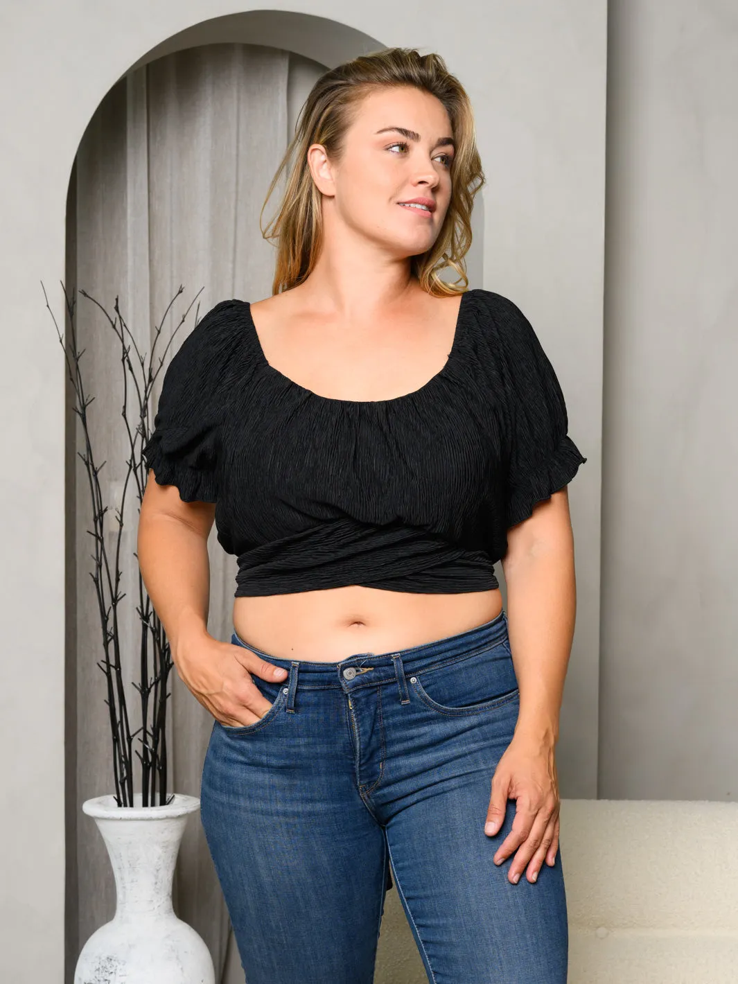 PLUS SIZE SHORT PUFF SLEEVE BACK TIE CROP TOP