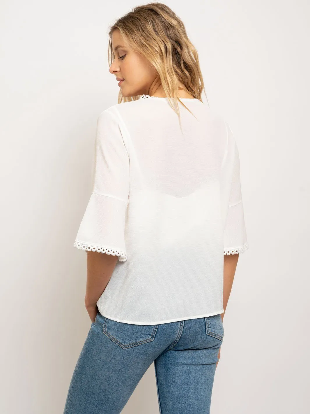 WOMEN'S FRONT TIE CROCHET DETAIL TOP