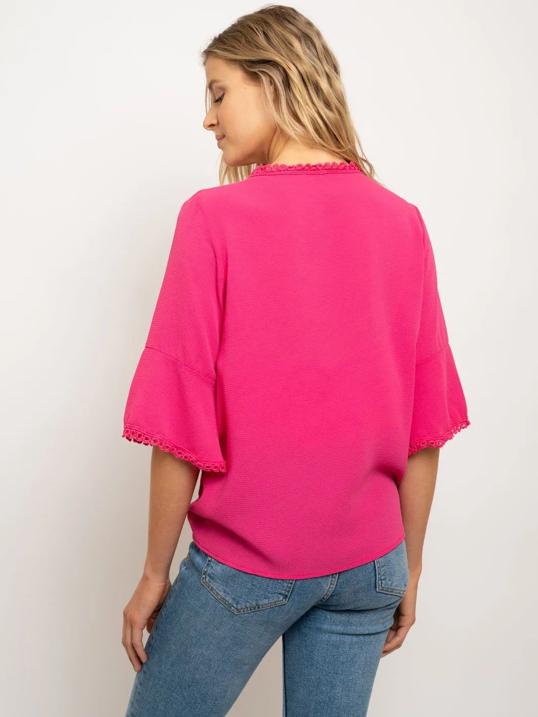 WOMEN'S FRONT TIE CROCHET DETAIL TOP