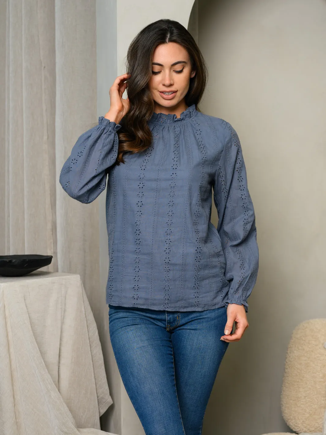 WOMEN'S LONG SLEEVE RUFFLE NECK EYELET TOP