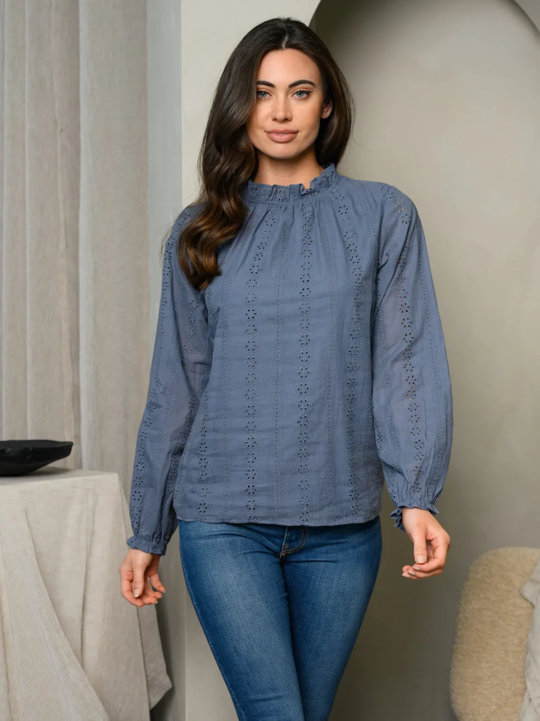 WOMEN'S LONG SLEEVE RUFFLE NECK EYELET TOP