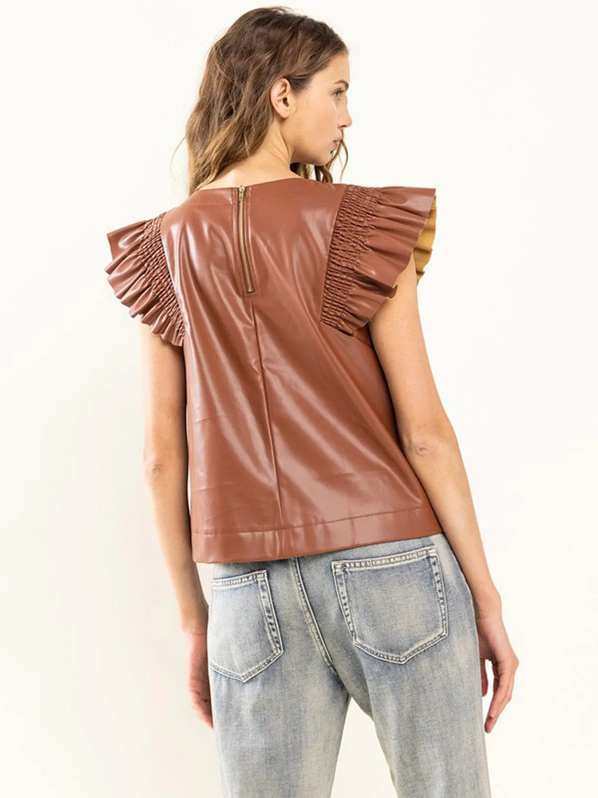 WOMEN'S SHORT RUFFLE SLEEVE NECK PEARL DETAILED PU PLEATHER TOP
