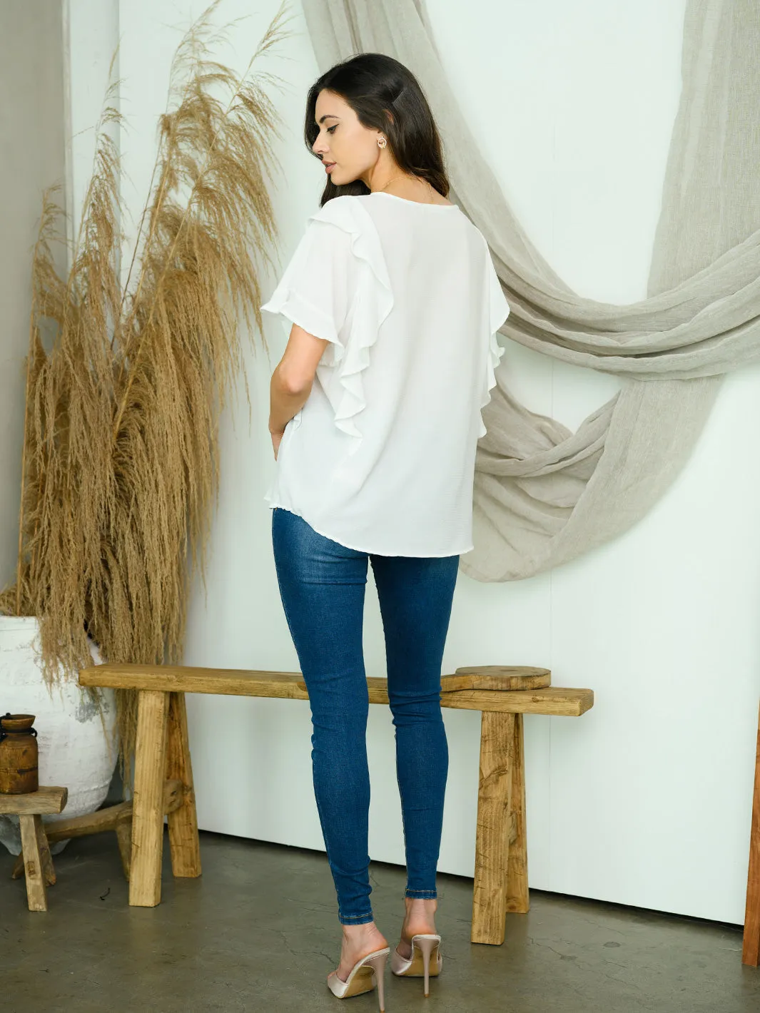 WOMEN'S SHORT SLEEVE RUFFLE TOP
