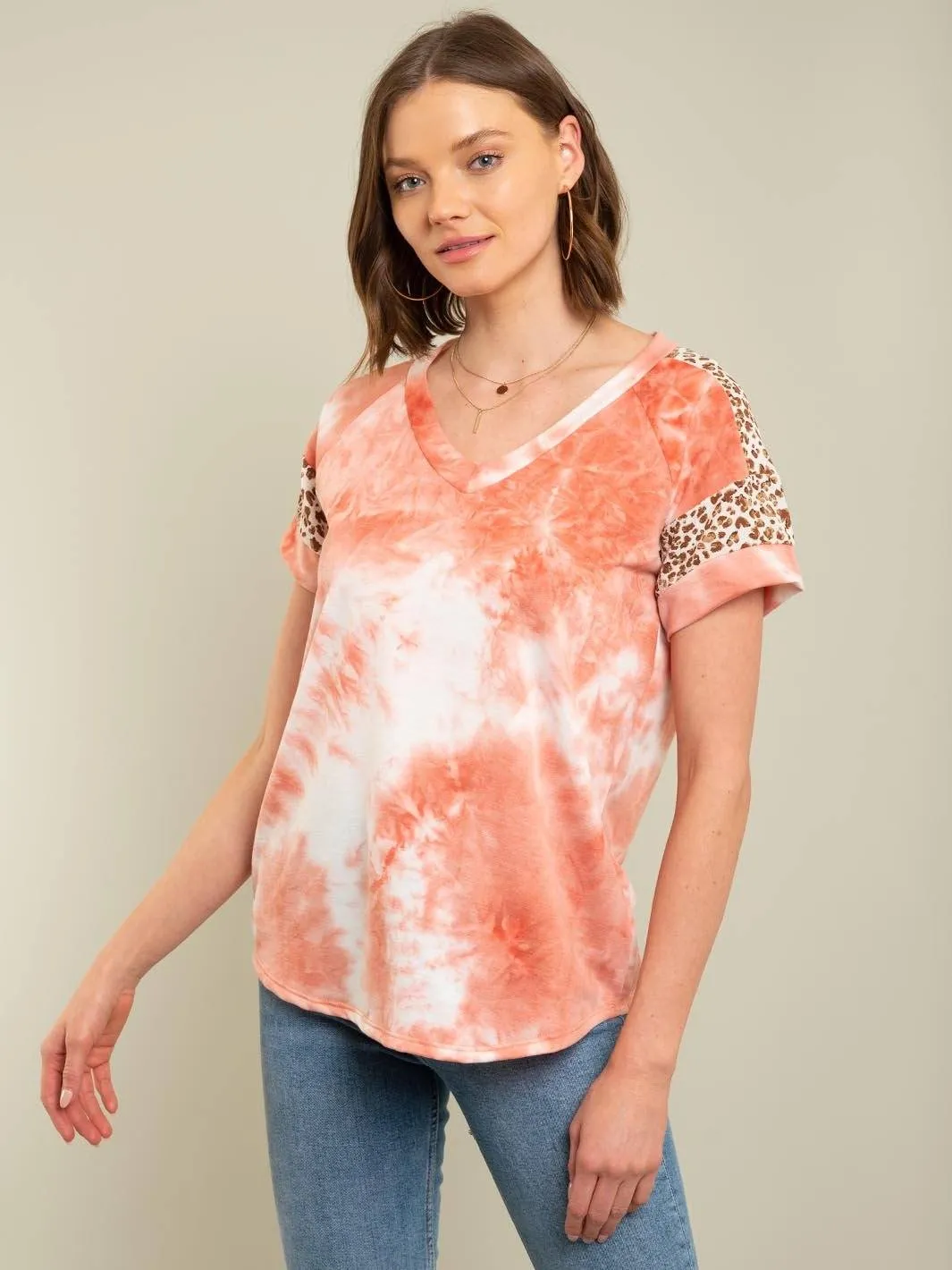 WOMEN'S TIE DYE V-NECK TOP