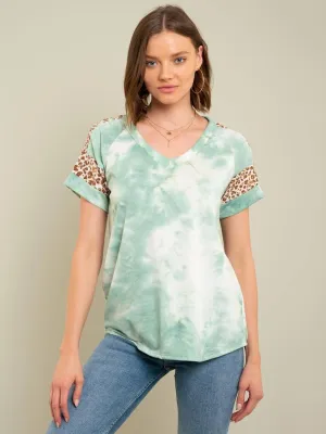 WOMEN'S TIE DYE V-NECK TOP