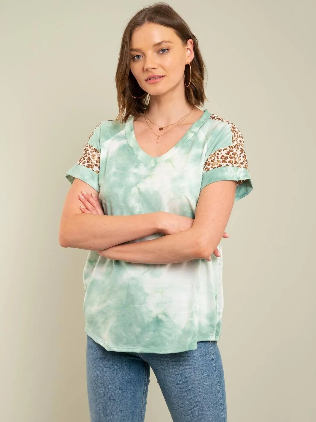 WOMEN'S TIE DYE V-NECK TOP